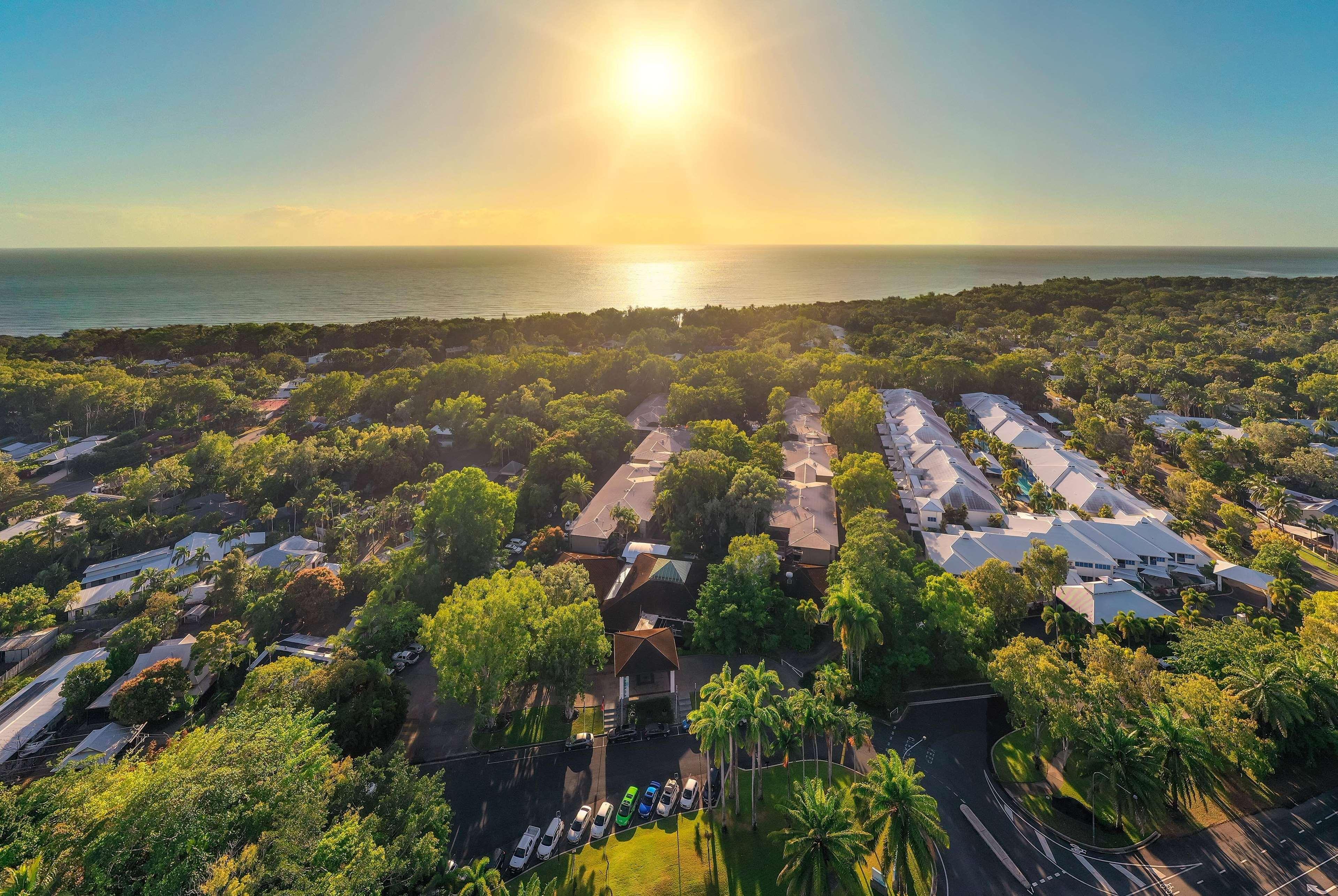 Ramada Resort By Wyndham Port Douglas Exterior photo